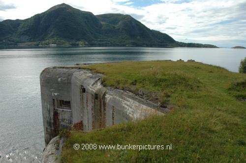 © bunkerpictures - Type SK torpedo bunker